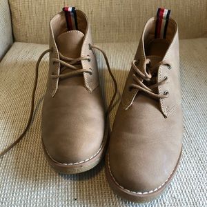 Tommy Hilfiger Round Toe Chukka Boots